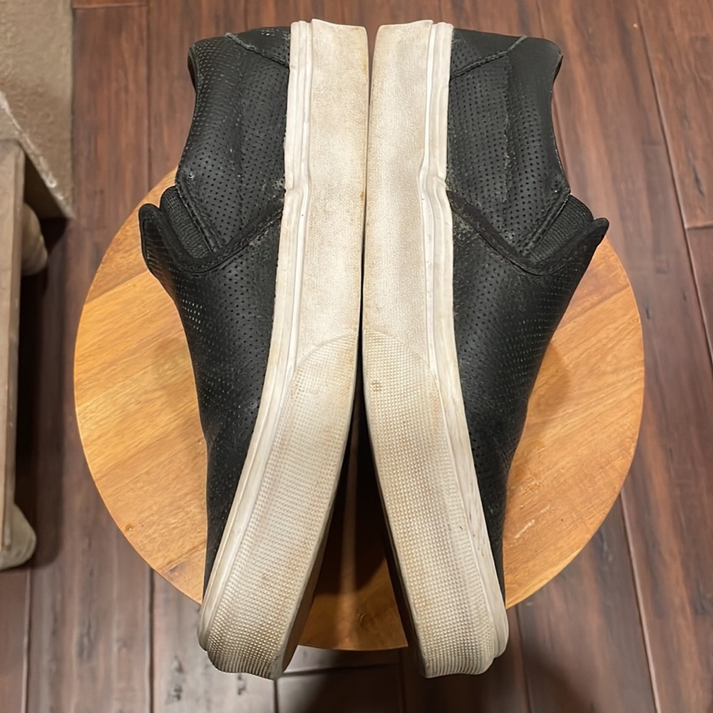 Vans 8 - Picture 2 of 7